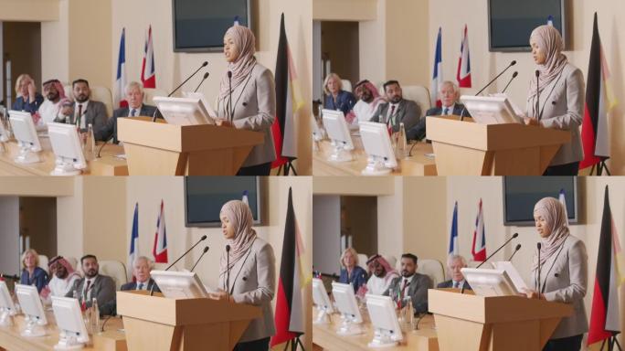穆斯林女性政治家在论坛上发表演讲