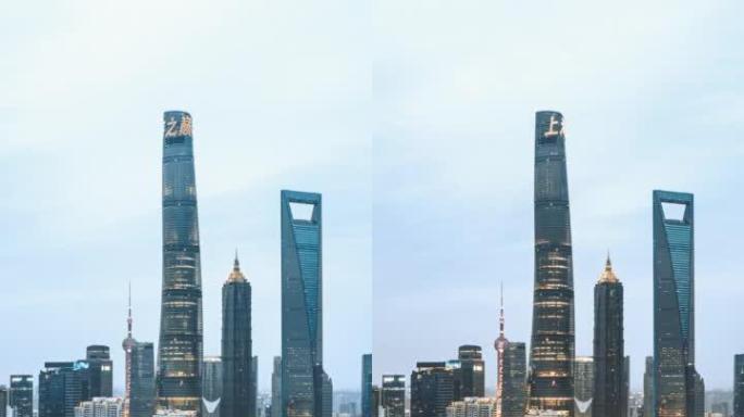 上海天际线的T/L鸟瞰图，从白天到晚上/中国