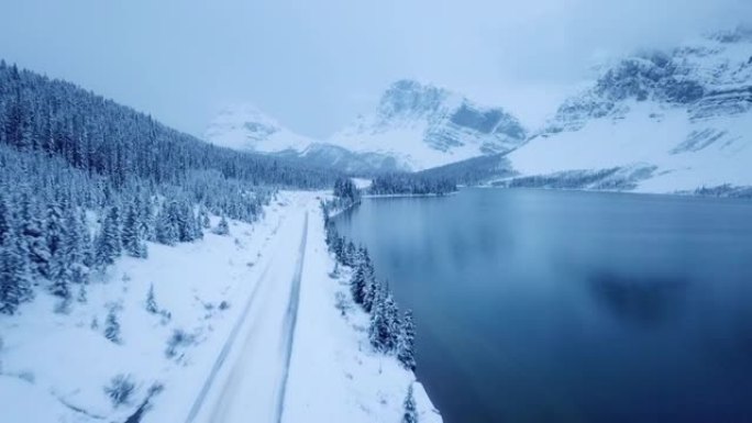大雪过后的空中雪湖秋天冬天