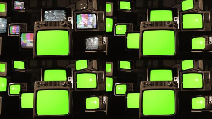 十台旧电视打开绿色屏幕。棕褐色色调。