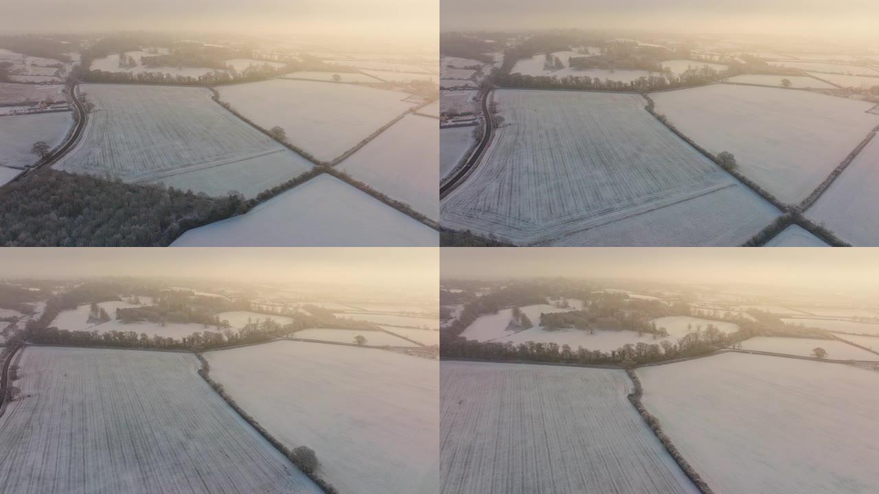 英格兰的空中雪景农田