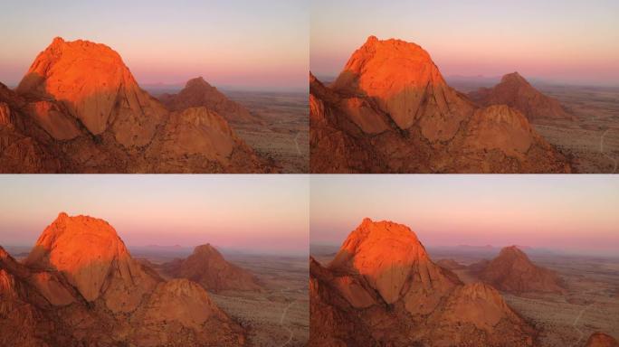 WS雄伟的Spitzkoppe沙漠山峰日落，纳米比亚，非洲