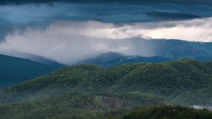 雨林山上下雨的时间流逝