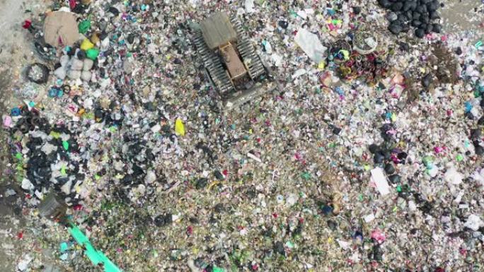 山地垃圾山人类生活垃圾俯拍航拍回收利用