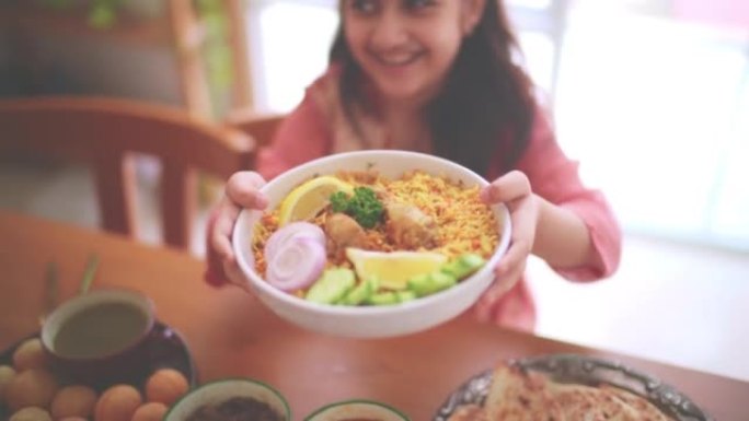 女儿最喜欢的菜外国人小女孩印度小女孩视频