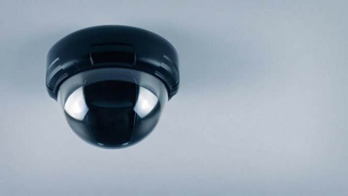CCTV黑色圆顶在天花板上循环拍摄
