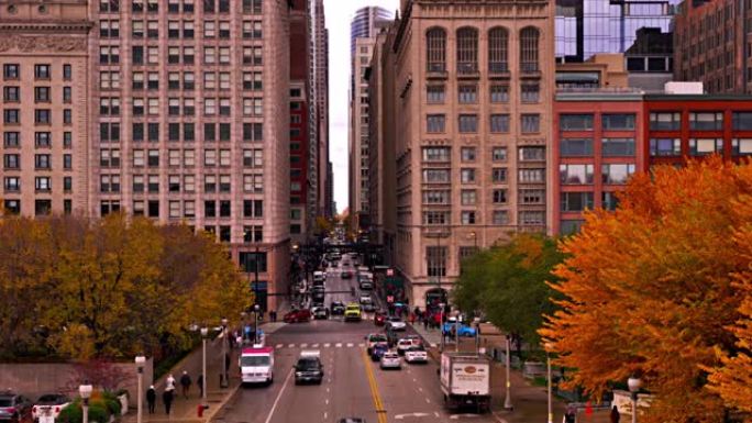 芝加哥。秋天。市中心
