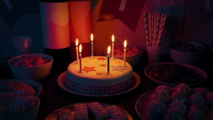 黑暗房间里有蜡烛的生日蛋糕