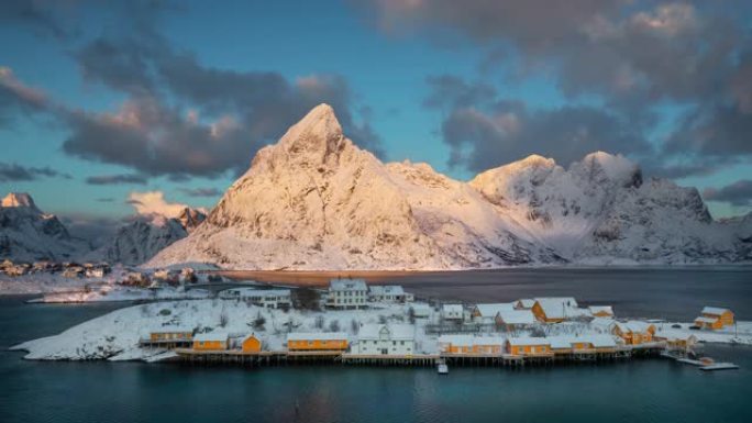 冬季时挪威罗弗滕群岛上的sakris ø y村