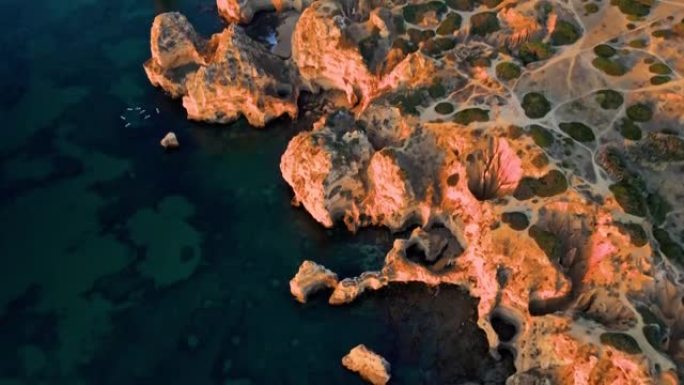 无人机拍摄风景秀丽的岩石悬崖和大海