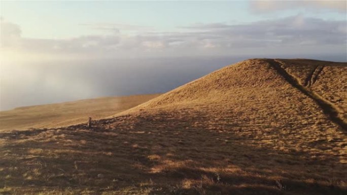 Maunga Terevaka火山，复活节岛 (Rapa Nui) 的最高点。