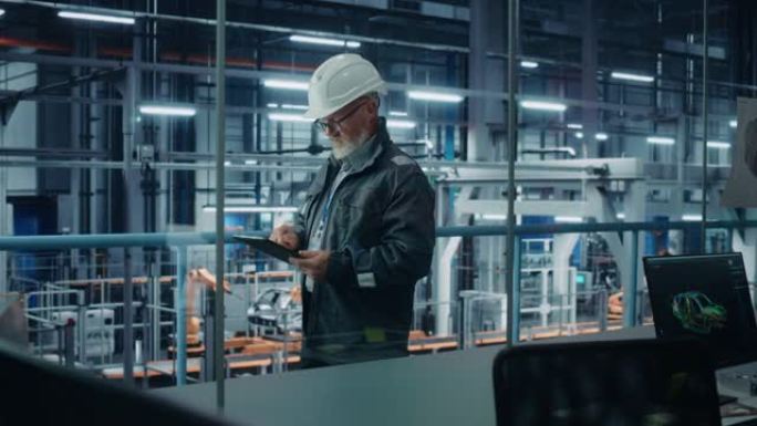 汽车厂办公室: 戴着安全帽行走的男工程师肖像，用平板电脑监控生产输送机。自动化机械臂装配线制造高科技