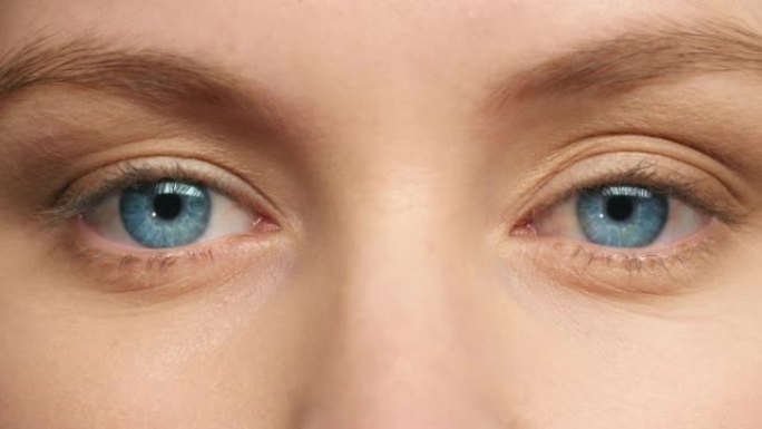 眼睛，肖像和视力测试与焦点和严肃的面部表情光学分析。用于青少年视力健康的蓝虹膜、视网膜和瞳孔验光检查