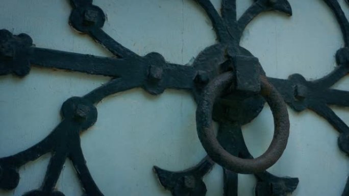 中世纪门用铸铁金属制品