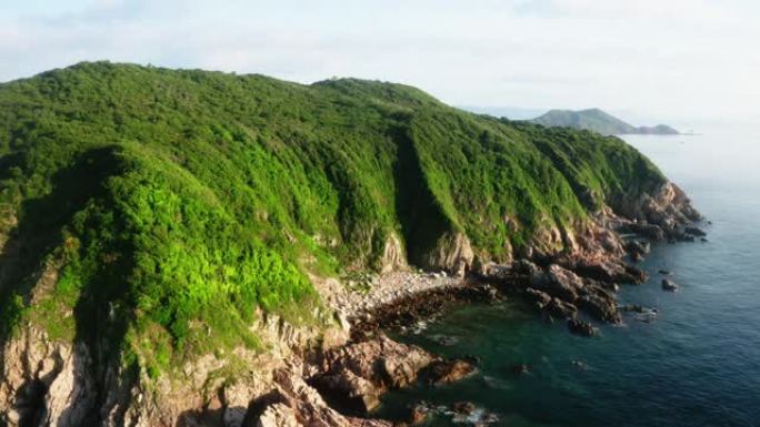 位于西贡的塔门或草岛海景的无人机视图