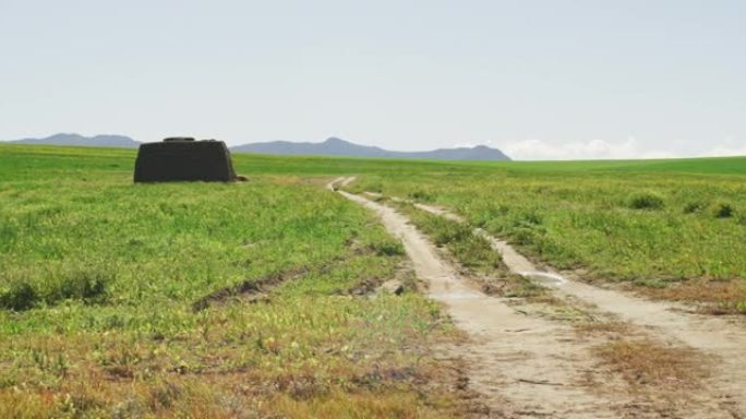 田野和山脉的乡村景观概况