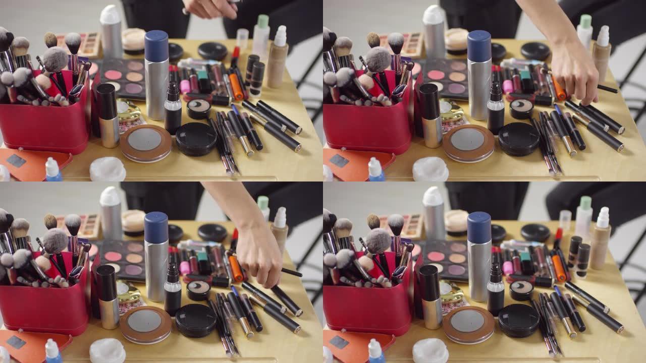 桌上的化妆产品和工具