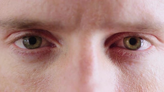 面部宏观，眼睛和视力的人在验光检查或医学测试的眼睛护理，健康和保健。变焦，特写和男性眼球眨眼，用隐形