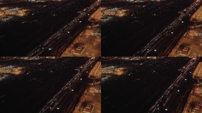 国际机场航站楼夜间鸟瞰图