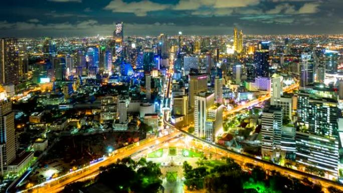 曼谷地标金融商务区与曼谷素坤逸区隆皮尼公园的鸟瞰图