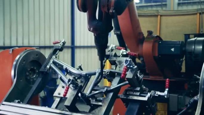 自动机焊接自行车车架在几个地方
