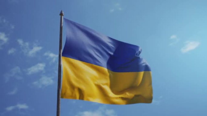 乌克兰国旗在天空中飘扬