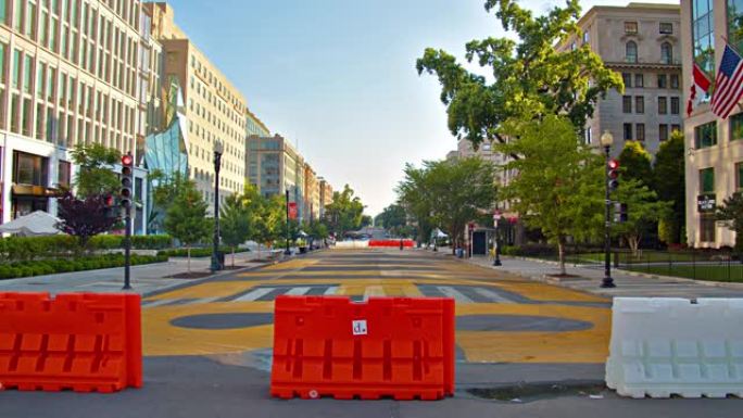 美国抗议期间的道路堵塞和重建围墙。