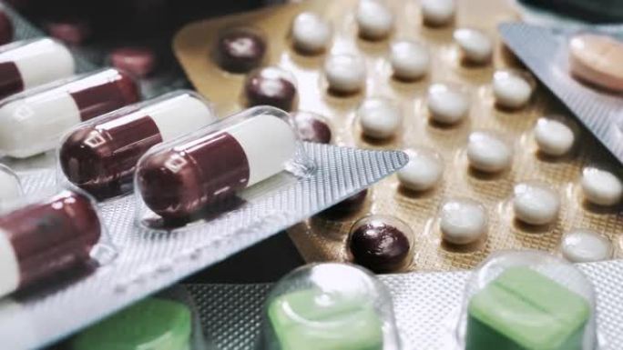 带泡罩包装的药丸药片特写视频素材