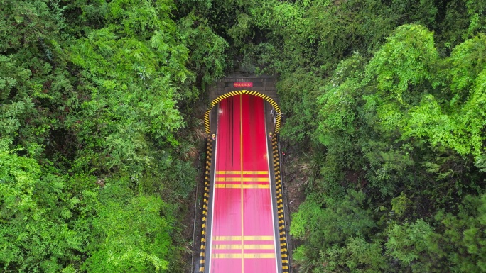 俯瞰网红隧道车流  神仙岭隧道隧道