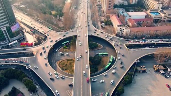 鸟瞰城市立交桥交通