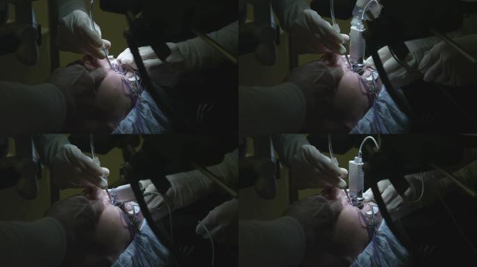激光眼科手术步骤6: 机械刀片切割角膜瓣