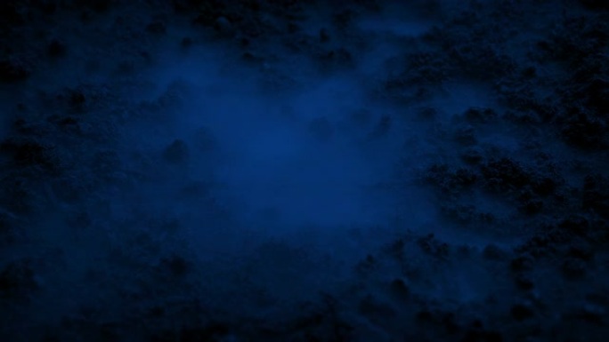 夜晚地面上怪异的气氛