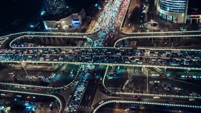 北京交通与道路交叉口高峰时段的T/L鸟瞰图
