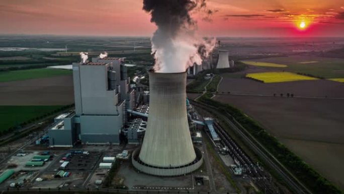 空中: 燃煤电站宣传片大烟囱废气排放
