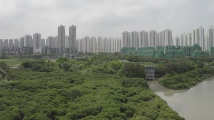 中国香港天水围湿地公园上方的高层公寓