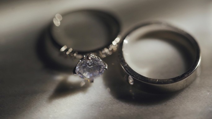 婚礼钻石戒指对戒