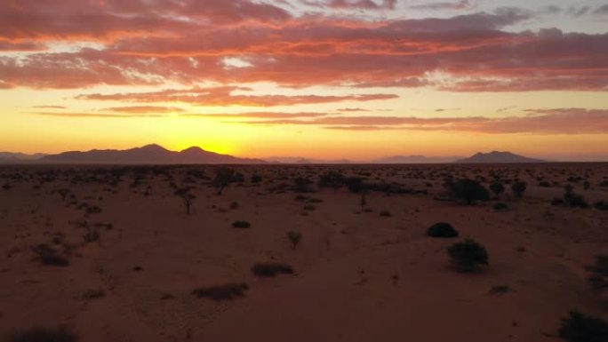 WS宁静的日落在沙漠景观，纳米比亚，非洲