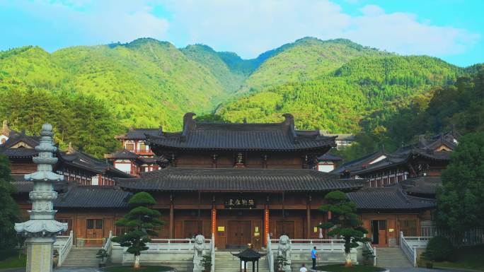 4k航拍文成县安福寺灵山宝殿