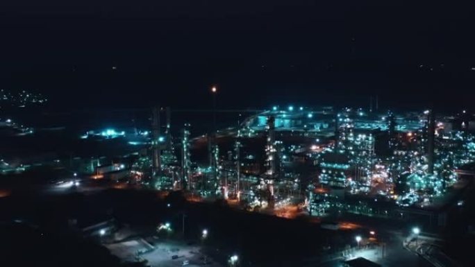 空中观景炼油厂及石化厂工业夜间作业