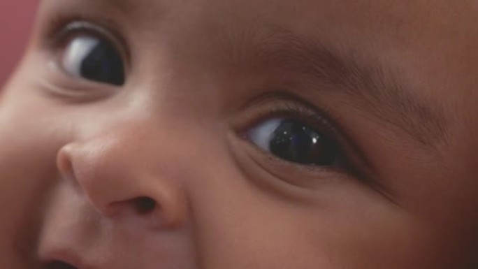 可爱的新生婴儿大眼眼部