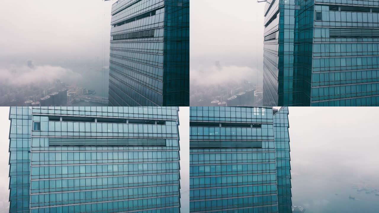 香港雾天城市建筑物的鸟瞰图