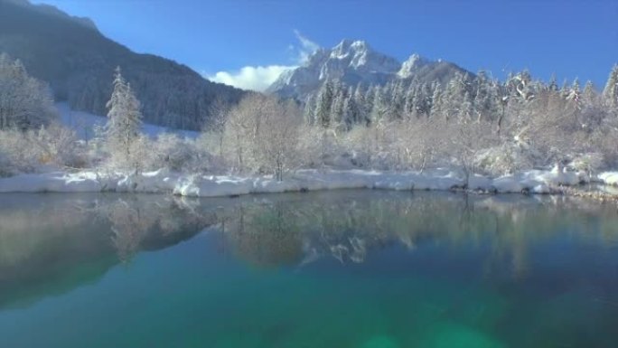 空中: zelecci的雪山和水晶泉水的壮丽景色