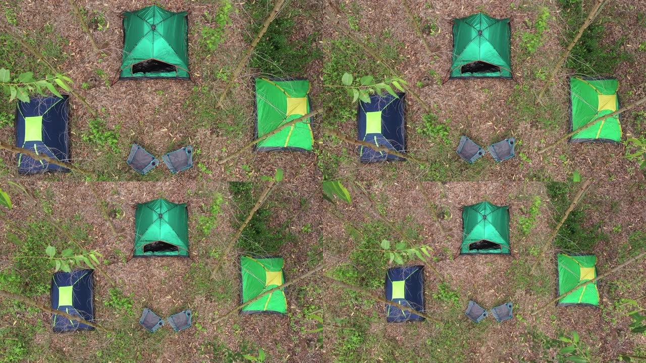 森林中的顶视图帐篷露营