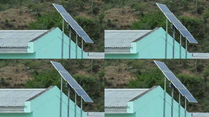 阿根廷图库曼省Trancas一所公立乡村学校屋顶上的太阳能光伏板。