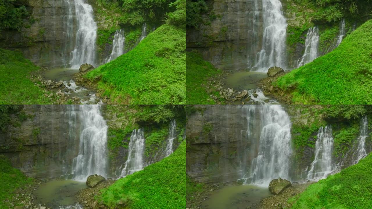 山上美丽的水满山川流水高山瀑布飞溅