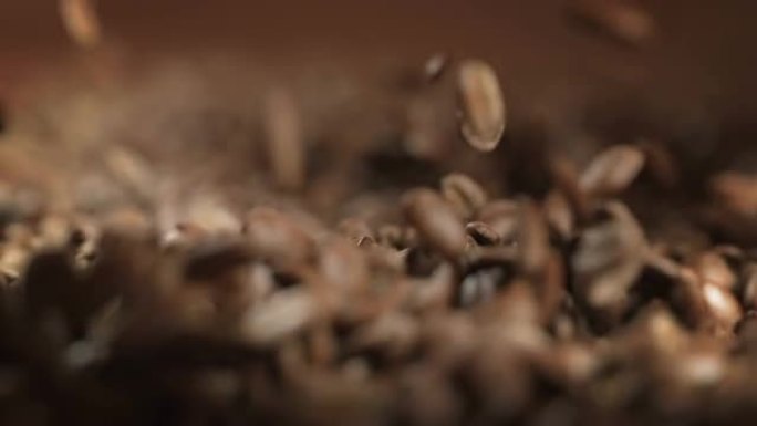 慢动作4K的烘焙咖啡豆爆炸