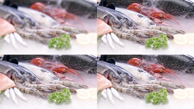 4K UHD Shift焦点顶视图: 各种豪华新鲜海鲜，龙虾鲑鱼鲭鱼小龙虾虾章鱼贻贝和扇贝，在冰背景