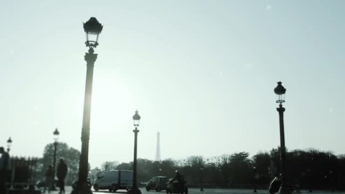 法国巴黎协和广场 (法语: Place de la Concorde) 的埃菲尔铁塔和路灯剪影。
