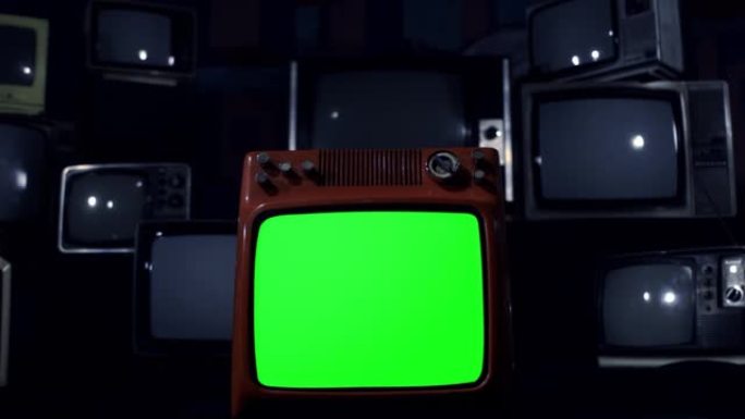 绿屏老式电视机爆炸。4K。