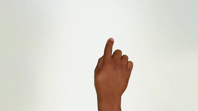 美国黑人男性手。平板电脑。触摸屏手势。亮度哑光。